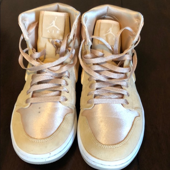 Women’s Jordan’s size 10 - Picture 2 of 3